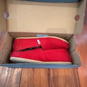 Nearly New Red Toms Alpargata Shoes in 8